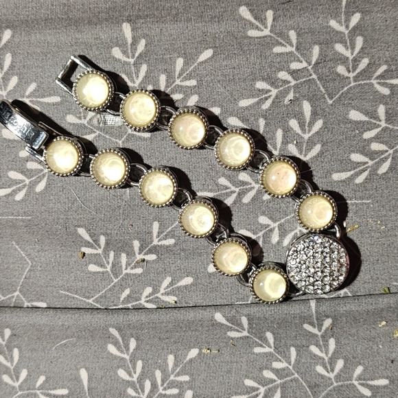 Lia Sophia Mother of Pearl Crystal bracelet - Picture 3 of 4